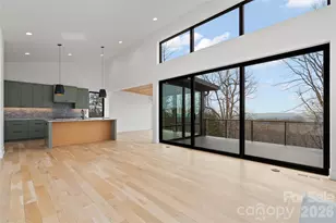 751 New Sprout Ln, Hendersonville, NC 28792 - Photo 7