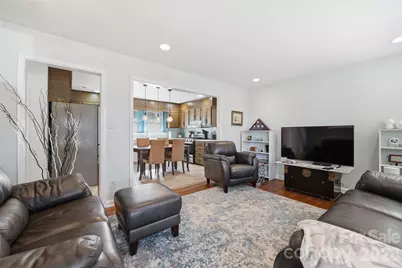 324 17th Avenue NE, Hickory, NC 28601 - Photo 11