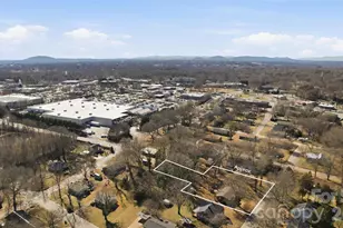 324 17th Ave NE, Hickory, NC 28601 - Photo 1