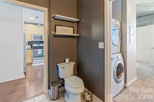 210 N Church St, Charlotte, NC 28202 - Photo 17