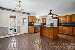 16631 Harbor View Rd, Charlotte, NC 28278 - Photo 9