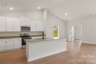 3621 Narrow Ln, Charlotte, NC 28215 - Photo 7