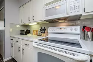 8 Lakemoor Ln, Hendersonville, NC 28739 - Photo 17