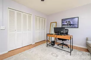 8 Lakemoor Ln, Hendersonville, NC 28739 - Photo 9