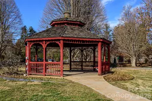 8 Lakemoor Ln, Hendersonville, NC 28739 - Photo 43