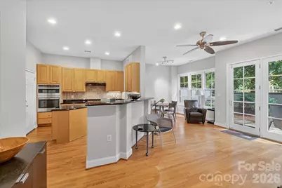 306 Wendover Heights Circle, Charlotte, NC 28211 - Photo 13