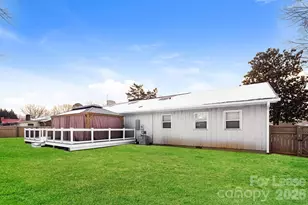 305 Camelot Dr, Statesville, NC 28625 - Photo 17