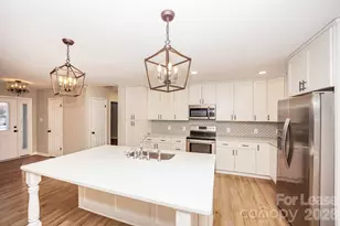 305 Camelot Dr, Statesville, NC 28625 - Photo 9