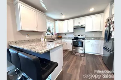 606 E Carpenter Street, Dallas, NC 28034 - Photo 3