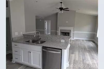 4178 Saltwood Drive, Hickory, NC 28602 - Photo 5