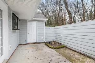 9453 Kings Falls Dr, Charlotte, NC 28210 - Photo 11