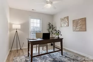 9453 Kings Falls Dr, Charlotte, NC 28210 - Photo 13