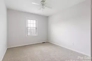 9453 Kings Falls Dr, Charlotte, NC 28210 - Photo 15