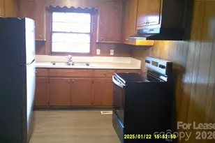 1246 Peggy St, Hickory, NC 28601 - Photo 5