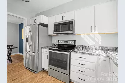 1409 Kensington Road #B-4, Hendersonville, NC 28791 - Photo 7