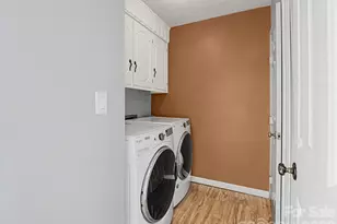 1409 Kensington Rd, Hendersonville, NC 28791 - Photo 27