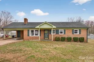 1406 Meandering Ln, Lincolnton, NC 28092 - Photo 1