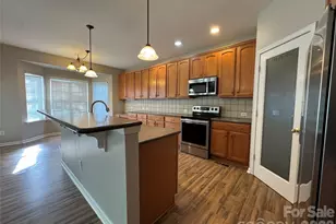 4102 Barclay Forest Dr, Charlotte, NC 28213 - Photo 11