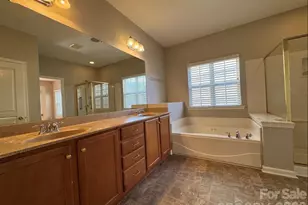 4102 Barclay Forest Dr, Charlotte, NC 28213 - Photo 17