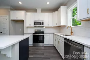 1721 Balfour Ln, Charlotte, NC 28216 - Photo 5