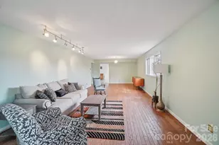 623 Owensby Rd, Hendersonville, NC 28792 - Photo 9