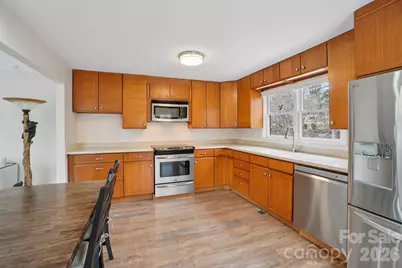 623 Owensby Road, Hendersonville, NC 28792 - Photo 15