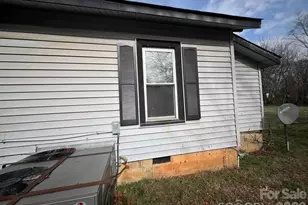 1021 Old Charlotte Rd, Statesville, NC 28677 - Photo 5