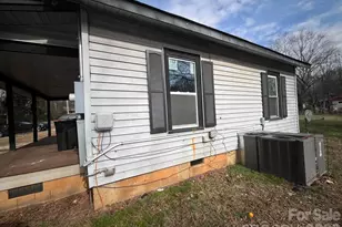 1021 Old Charlotte Rd, Statesville, NC 28677 - Photo 3