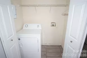 8913 Cinnabay Dr, Charlotte, NC 28216 - Photo 15