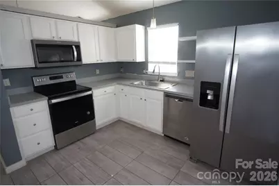 8913 Cinnabay Drive, Charlotte, NC 28216 - Photo 7