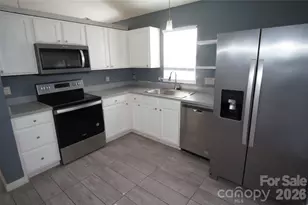 8913 Cinnabay Dr, Charlotte, NC 28216 - Photo 7