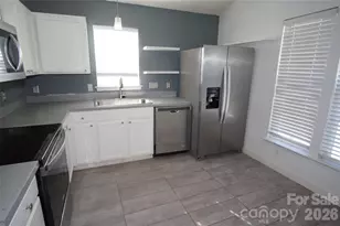 8913 Cinnabay Dr, Charlotte, NC 28216 - Photo 9