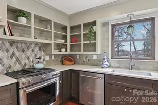 10 S Oak Forest Dr, Asheville, NC 28803 - Photo 11