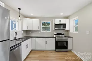 326 Lyndhurst Dr, Hendersonville, NC 28971 - Photo 13