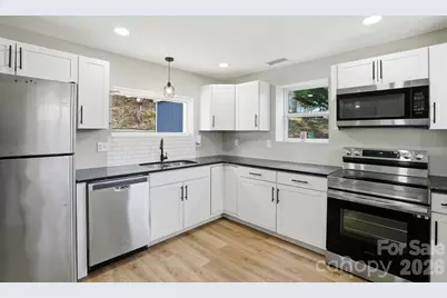 326 Lyndhurst Drive, Hendersonville, NC 28971 - Photo 11