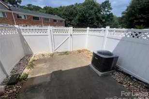 1336 Green Oaks Ln, Charlotte, NC 28205 - Photo 15