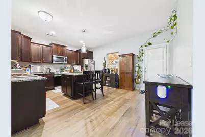 4111 Stockbrook Drive, Charlotte, NC 28215 - Photo 5