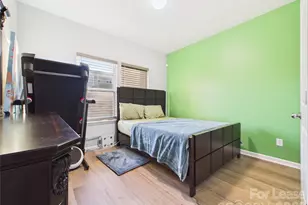 4111 Stockbrook Dr, Charlotte, NC 28215 - Photo 9