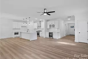 1220 N Sharon Amity Rd, Charlotte, NC 28211 - Photo 5