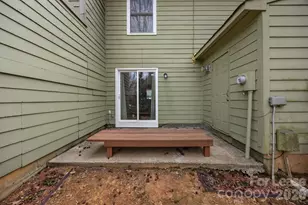 4051 Briarhill Dr, Charlotte, NC 28215 - Photo 25