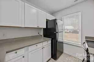 4051 Briarhill Dr, Charlotte, NC 28215 - Photo 7