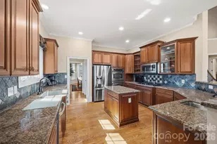 8238 Victoria Lake Dr, Waxhaw, NC 28173 - Photo 9