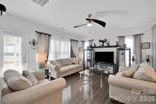 2527 Courtland Dr, Clover, SC 29710 - Photo 17