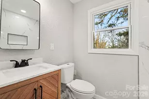 2534 Druid Hls Wy, Charlotte, NC 28206 - Photo 13