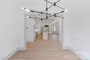 1529 Beckwith Pl, Charlotte, NC 28205 - Photo 7