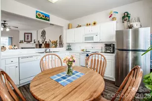 3233 Mannington Dr, Charlotte, NC 28270 - Photo 3