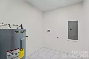 2430 Dora Dr, Charlotte, NC 28215 - Photo 17