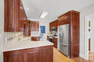 1605 Eden Glen Dr, Dallas, NC 28034 - Photo 9