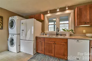 37 Buchanan Pl, Asheville, NC 28801 - Photo 11