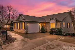 17 Driver Ct, Hendersonville, NC 28739 - Photo 1